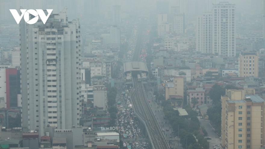 Hazardous air pollution engulfs Hanoi